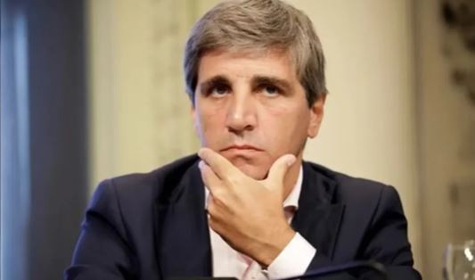 Paritarias estatales: Caputo anunció un 16% de aumento en los sueldos del sector público | Política