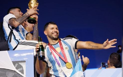 ¿Vuelve el Kun? Un equipo de Uruguay anotó a Agüero en la lista de buena fe | Deportes