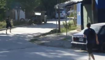 Video: Dos delincuentes robaron en un colectivo en vivo | Actualidad