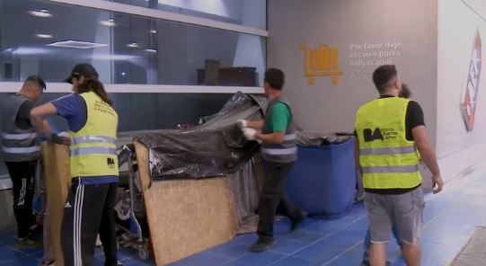 Desalojan a 19 personas en situación de calle que dormían en el Aeroparque | Actualidad