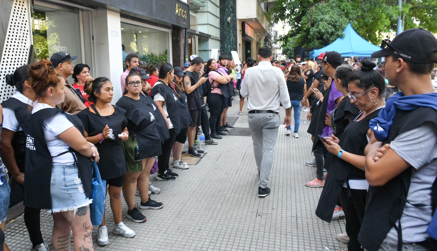 "Usan a la gente": Pettovello no recibió a los manifestantes de "la fila del hambre" | Política