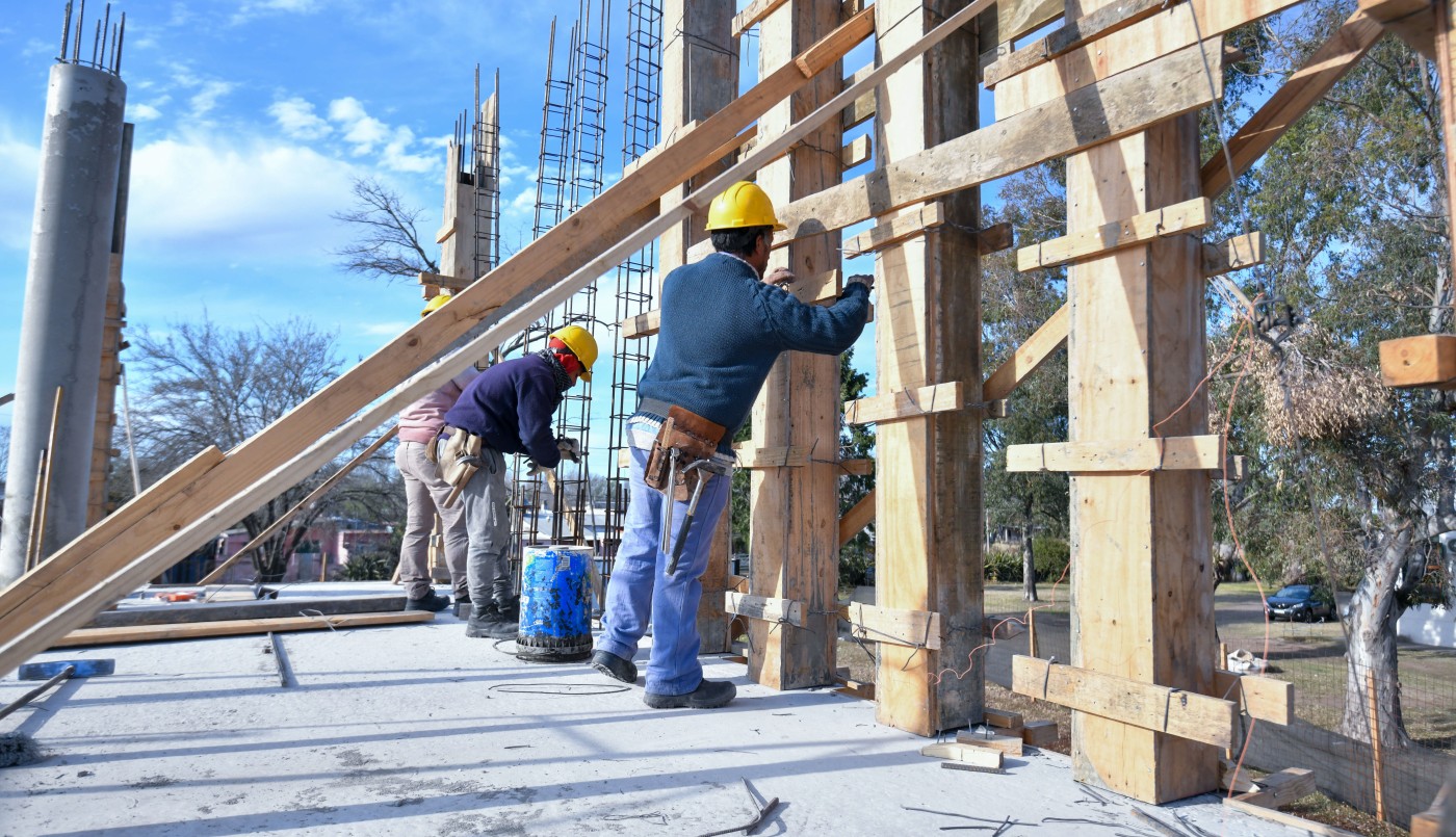 Un insumo clave se desplomó 20% en enero y confirma la fuerte recesión que se viene | Economía