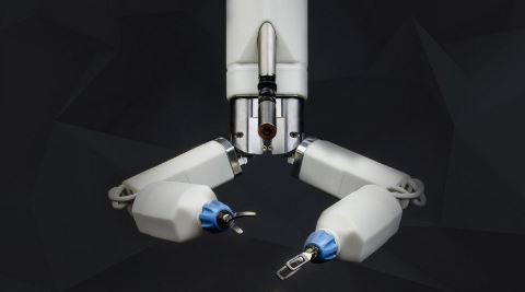 Realizan la primera cirugía en el espacio a un tejido de goma controlada por médicos desde la Tierra | Internacionales