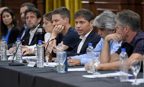Kicillof cerró paritaria con estatales bonaerenses y negocia con los docentes | Política