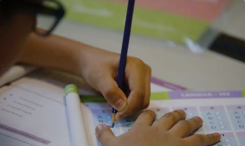 La ayuda escolar anual aumenta 311% en marzo: cómo se cobra | Actualidad