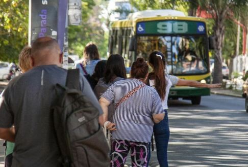 Paro de trenes: las empresas reforzaron el servicio de colectivos | Actualidad