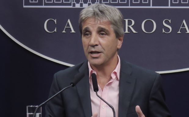 Caputo confirmó que el bono para los jubilados que cobren la mínima será de 70.000 pesos | Economía