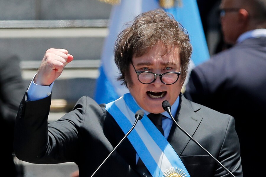 Milei: " Nachito no la ve, es un pobre chico que no puede leer un contrato” | Política