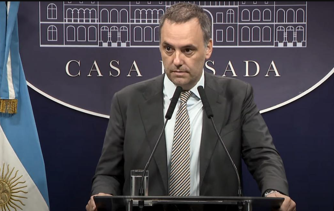 El Gobierno prohibirá el lenguaje inclusivo y la perspectiva de género en el Estado | Política