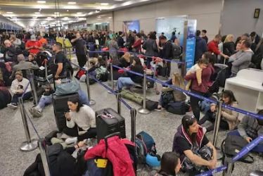 "La Argentina de los aprietes terminó": Bullrich ordenó liberar circulación en aeropuertos | Política