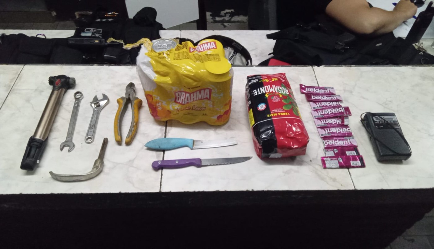 Mecheros de cerveza: dos menores demorados por robar dos packs de latas en Rosario | Actualidad