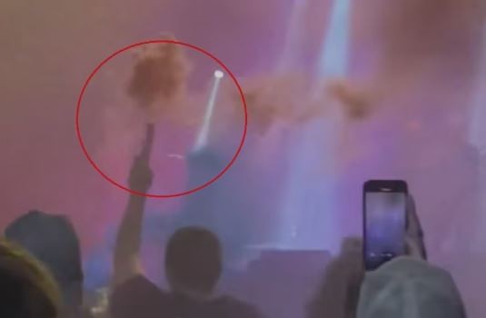 Identificaron a quien prendió la bengala en un recital en Palermo | Actualidad