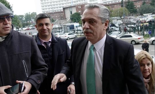 Una abogada denunció a Alberto Fernández por los seguros a los créditos de la ANSES | Política