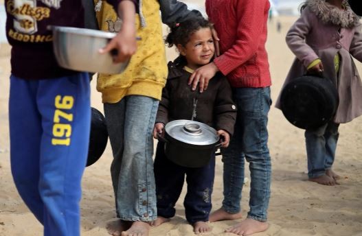 Cuatro niños murieron deshidratados y desnutridos en un hospital de Gaza | Internacionales