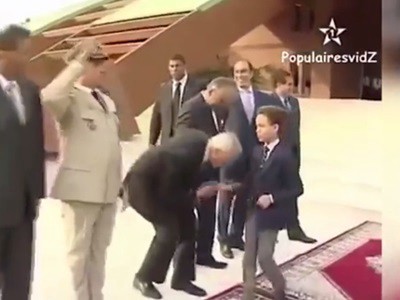 #EsViral El principito no quiere que le besen la mano | Curiosidades