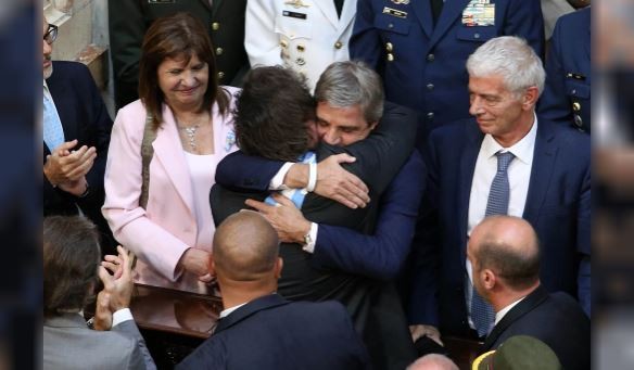 Milei designó a Caputo como guardián de todos los fondos fiduciarios | Política