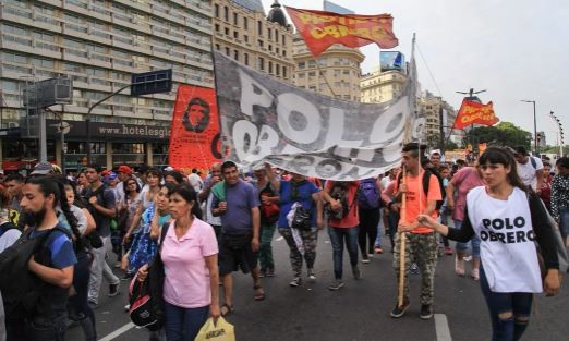 Eliminaron 300 unidades de gestión que manejaban los intermediarios de los planes sociales y 59 Centros de Referencia | Política