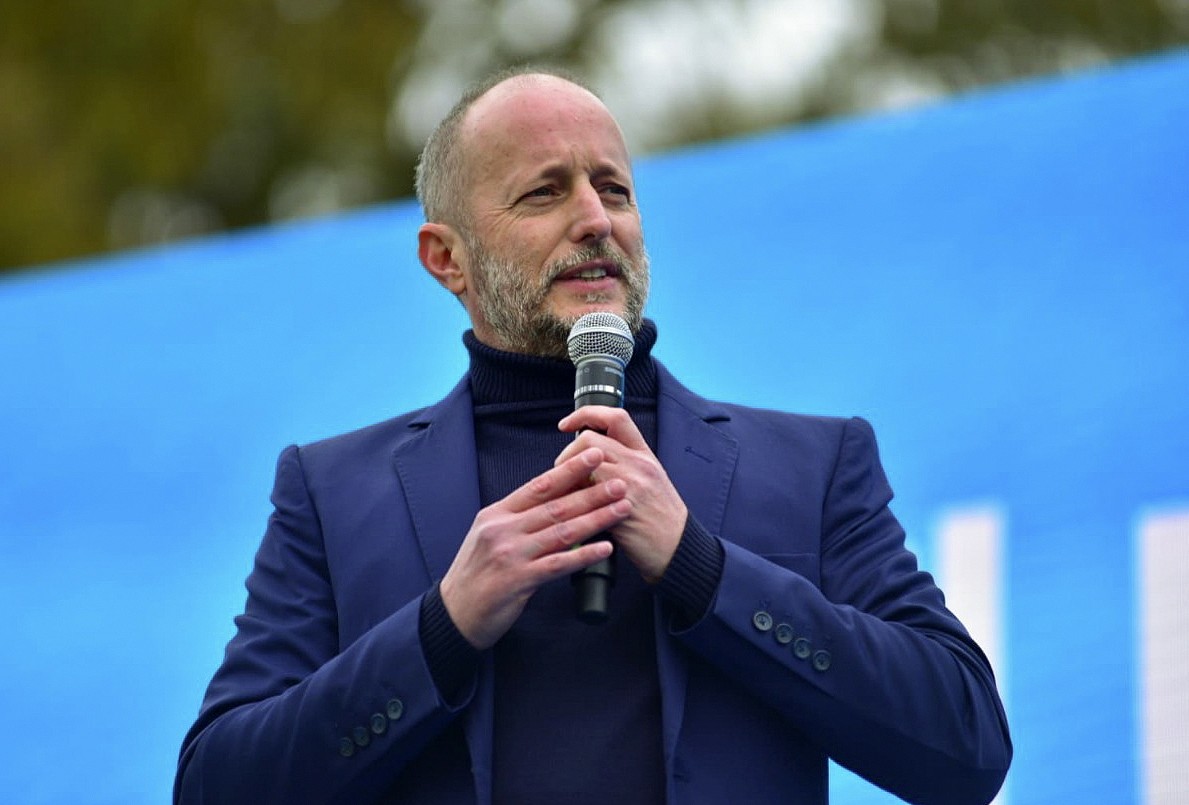 Insaurralde gastó en pasajes al exterior más de doble de sus ingresos como funcionario | Política