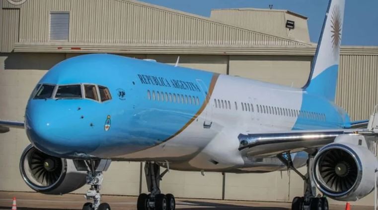 Milei evalúa transferir el manejo de los aviones presidenciales a las Fuerzas Armadas | Política