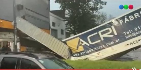 Fuerte temporal en el AMBA provocó caída de árboles, calles inundadas y vuelos desviados | Actualidad