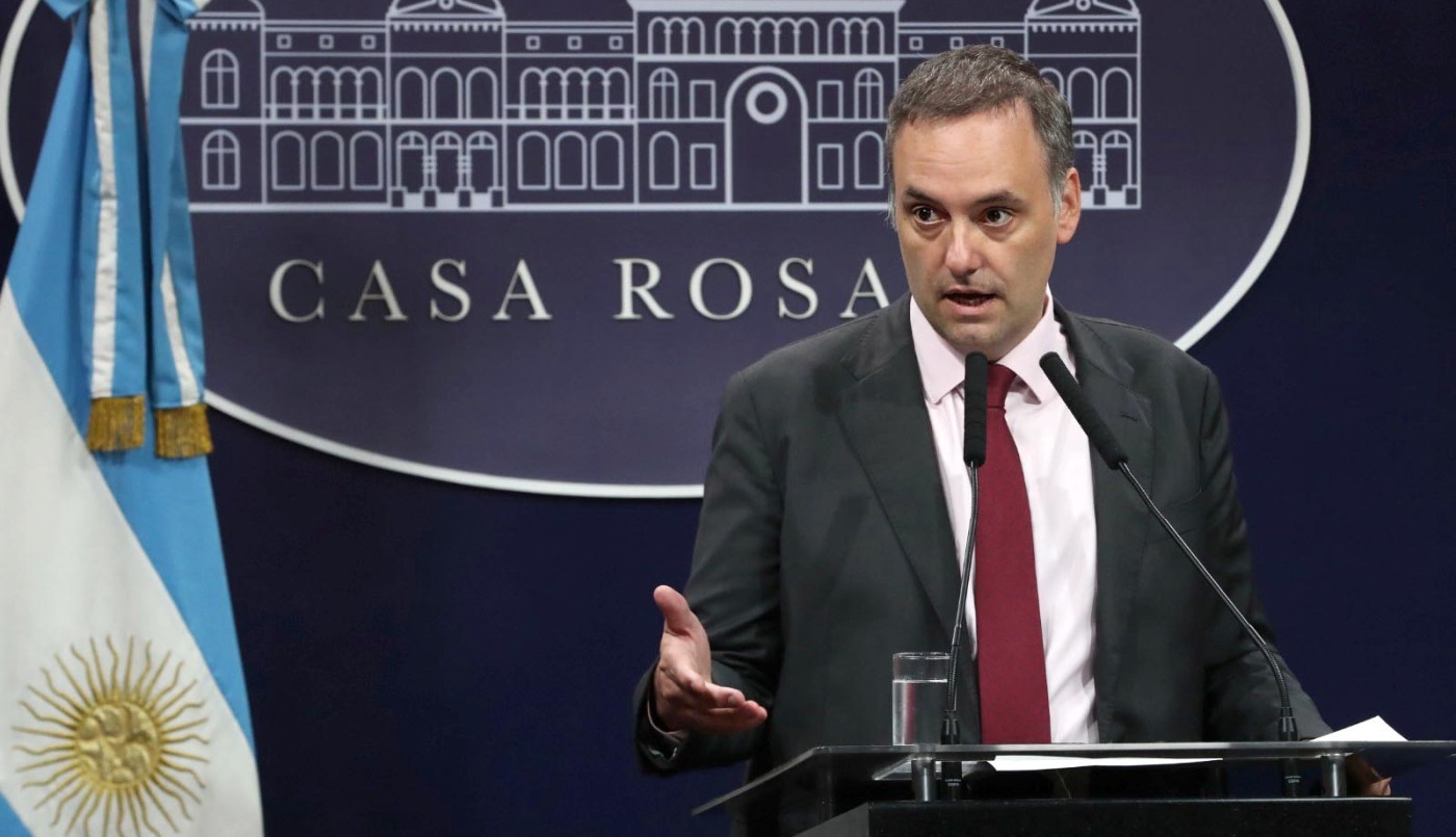 Adorni cruzó al canciller de Venezuela, que calificó al Gobierno de "neonazi": "¿Qué se puede esperar de un burro más que una patada?" | Política