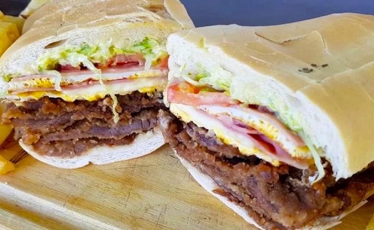 Tucumán: una promoción de milanesa a $1,50 terminó en caos y con un apuñalado | Actualidad