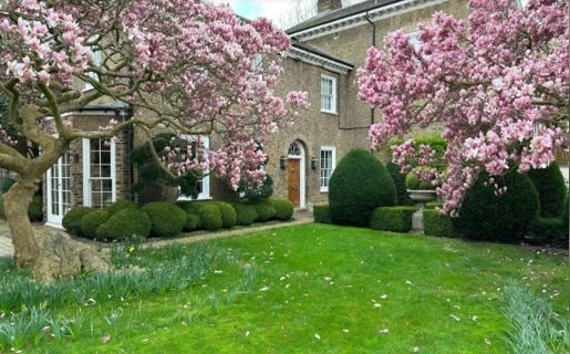 Ponen a la venta la mansión de Freddie Mercury: piden 35 millones de euros | Espectáculos