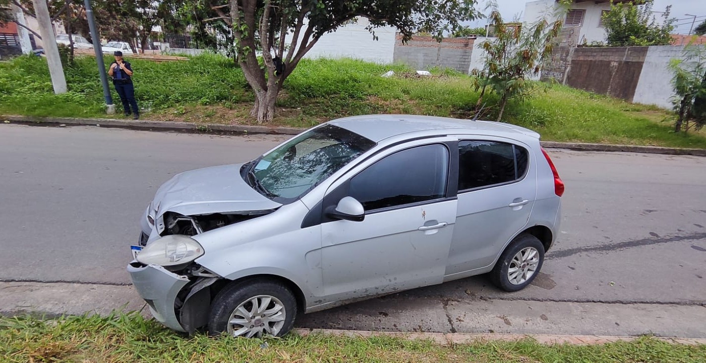 "Dame todo porque me la llevo": le entraron a robar, amenazaron con llevarse a la hija y chocaron al huir | Actualidad