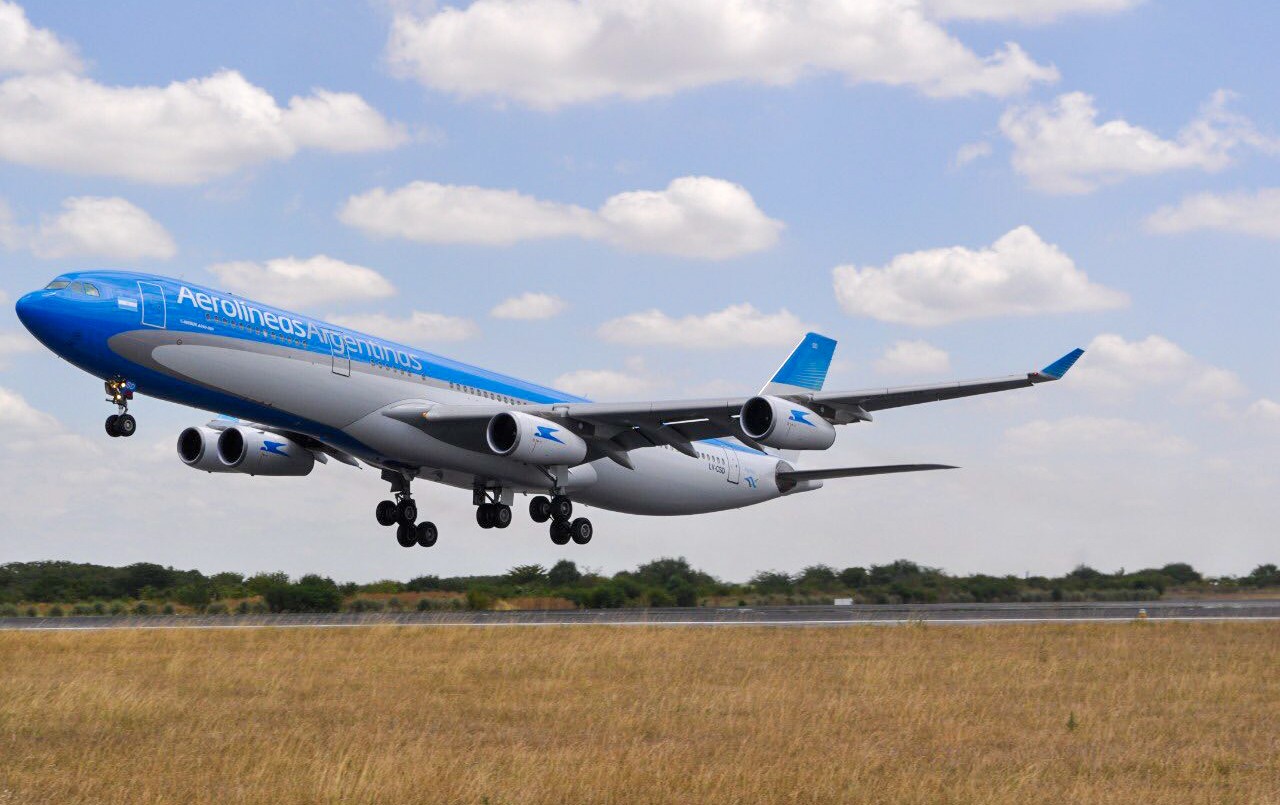 Hubo acuerdo y los gremios aeronáuticos levantaron el paro previsto para Semana Santa | Política