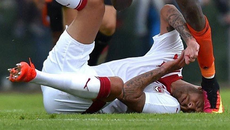 Por un brutal pisotón, un jugador francés perdió un pedazo de oreja | Deportes