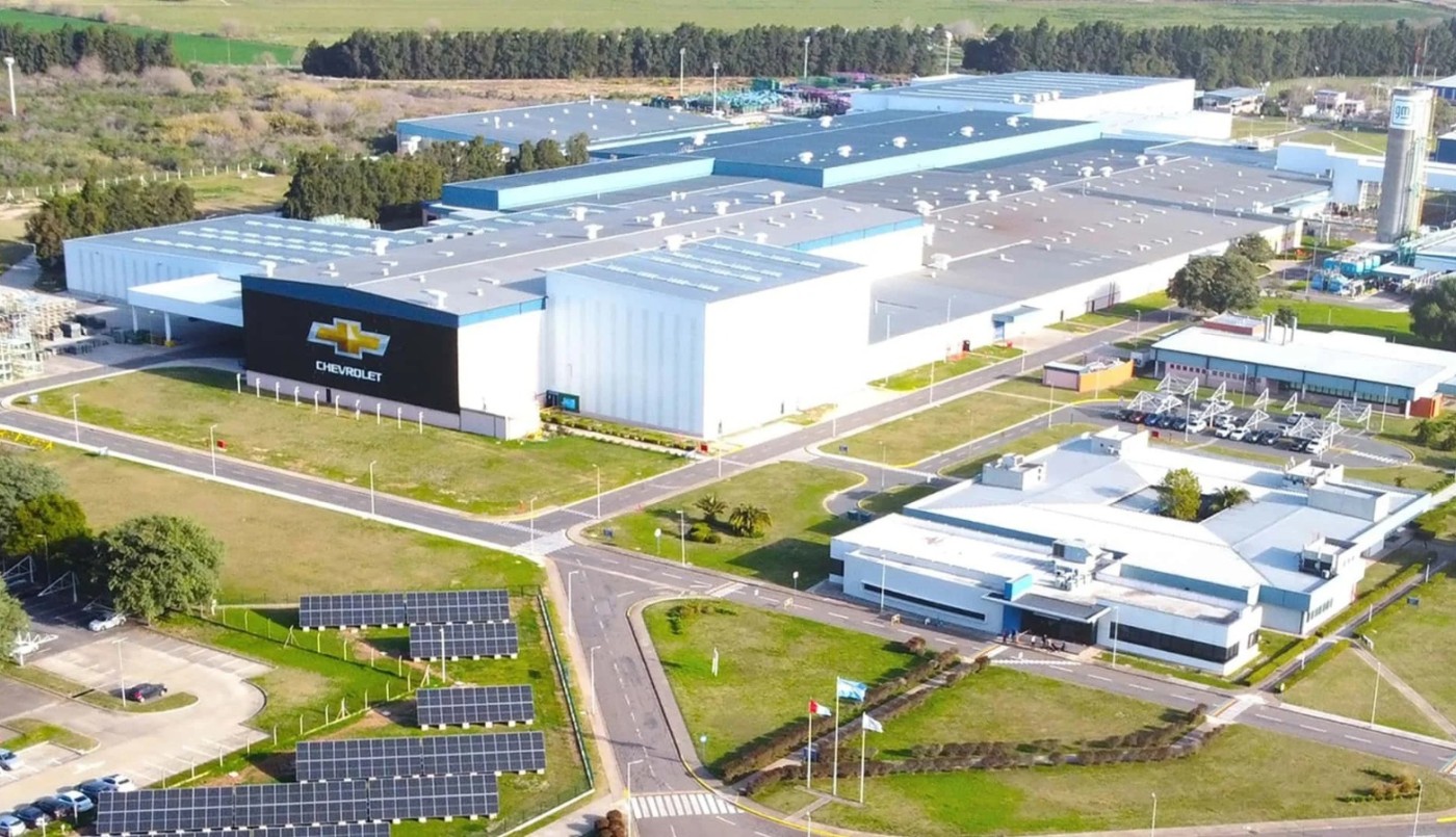 General Motors paraliza su producción por no poder pagar la importación de insumos | Economía