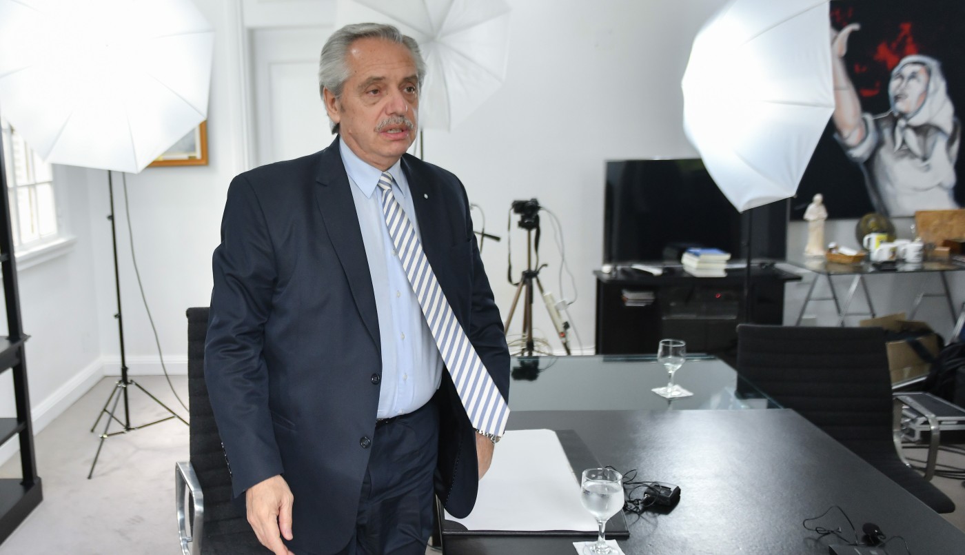 Nueva documentación por irregularidades en la contratación de seguros en la gestión de Alberto | Política