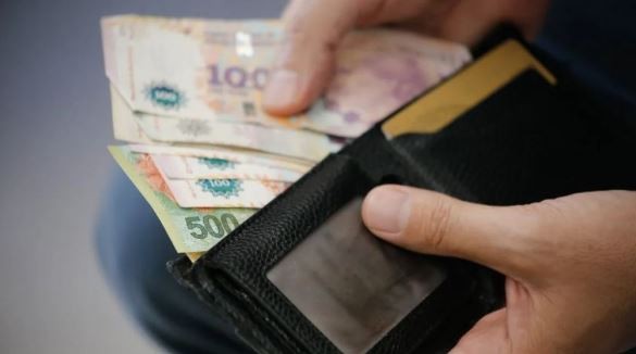 Los salarios aumentaron 16,4% en enero y perdieron frente a la inflación por tercer mes consecutivo | Economía