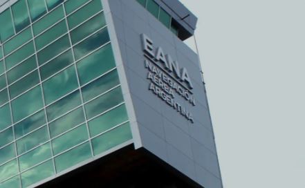 El Gobierno ratificó a cinco funcionarios denunciados por poner en riesgo la aeronavegación en Argentina | Política