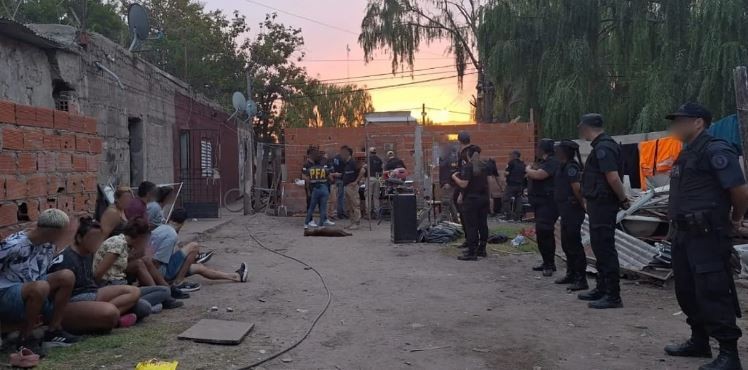 Detuvieron a una mujer vinculada a la banda narco que habría contratado a los sicarios que amenazaron a Di María | Actualidad