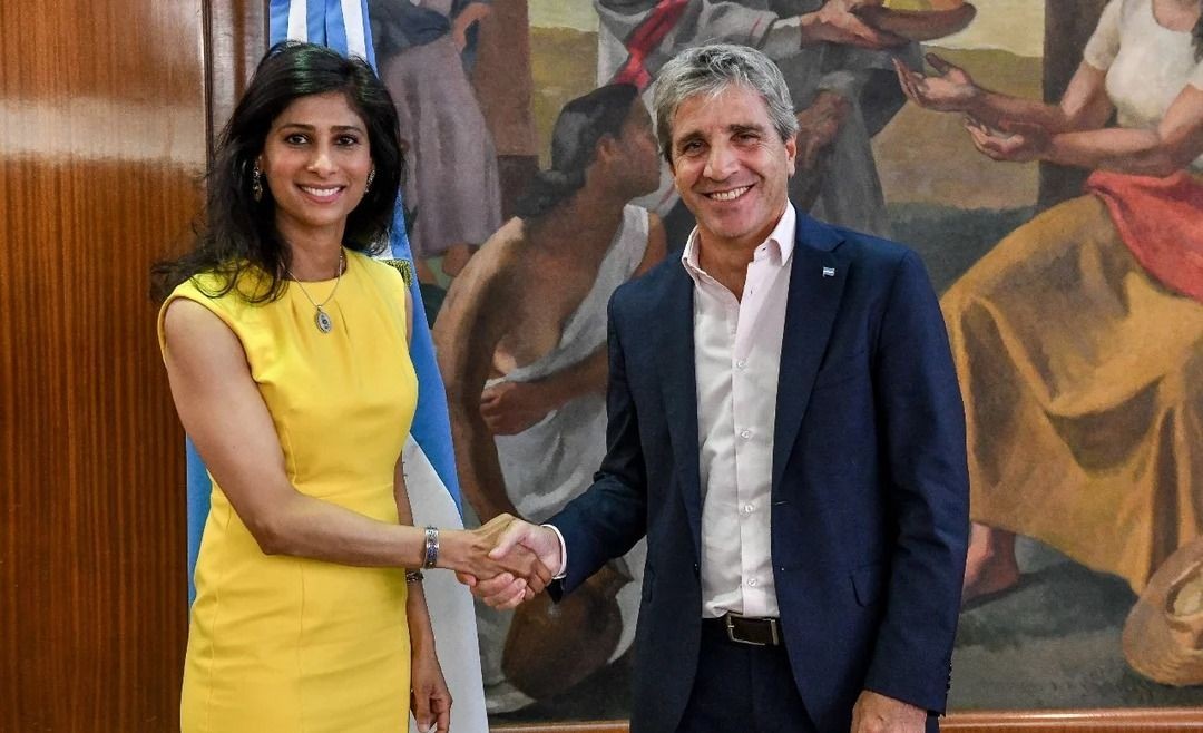 Caputo viaja al FMI en busca de fondos frescos para acelerar la salida del cepo | Economía