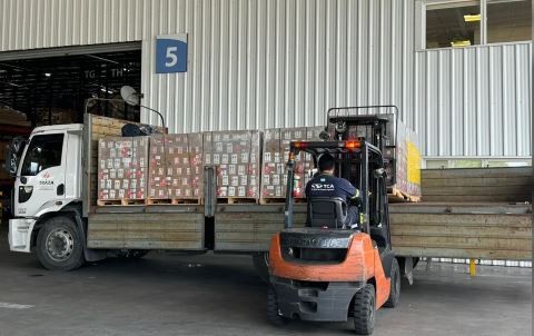 Llegó la primera carga de repelentes desde México: las 22.320 unidades fueron donadas a Caritas | Actualidad