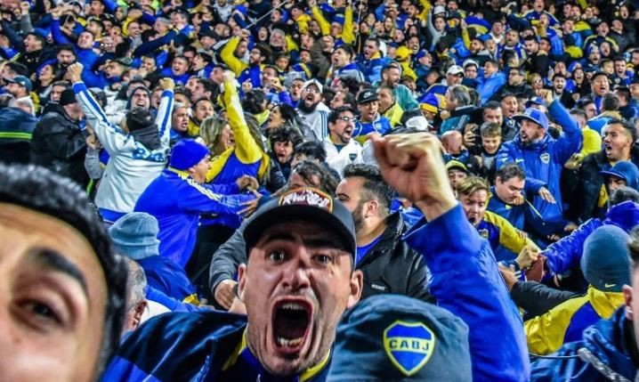Incidentes entre hinchas de Boca y la Policía en la previa del duelo ante Sportivo Trinidense | Deportes