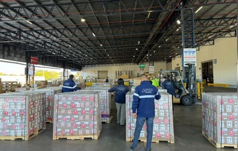 Arribó una nueva carga de repelentes que completan la donación a Cáritas | Actualidad