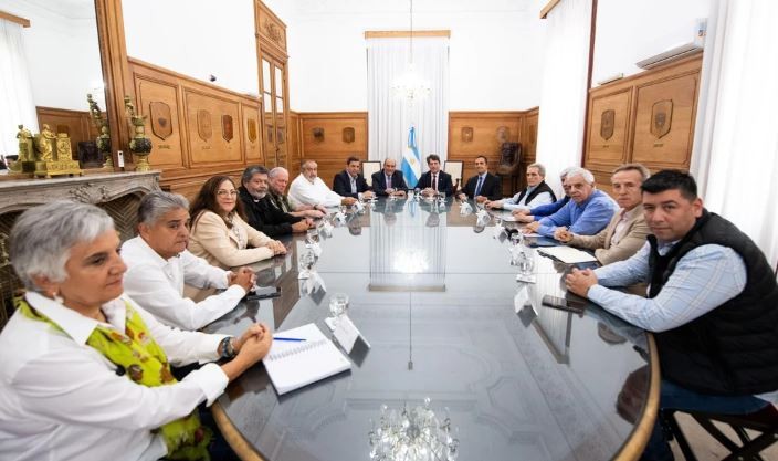 El Gobierno recibe a la CGT en Casa Rosada: reforma laboral y nuevo paro en agenda | Política