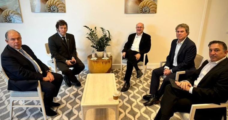 Milei se reunió con el titular del BID: analizaron el programa económico y evaluaron perspectivas para nuevos fondos | Política