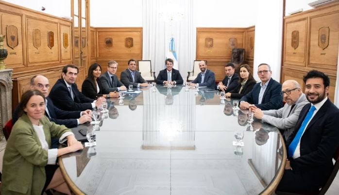 La UCR llevó a Casa Rosada su proyecto de reforma laboral: los principales puntos de la iniciativa | Política