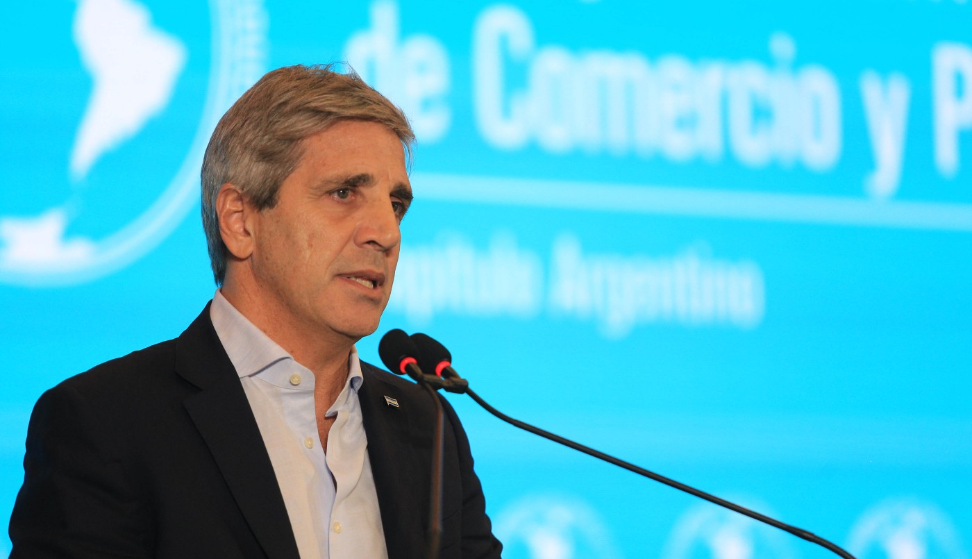 Caputo detalló cómo seguirá el plan de ajuste durante un encuentro privado del JP Morgan | Economía