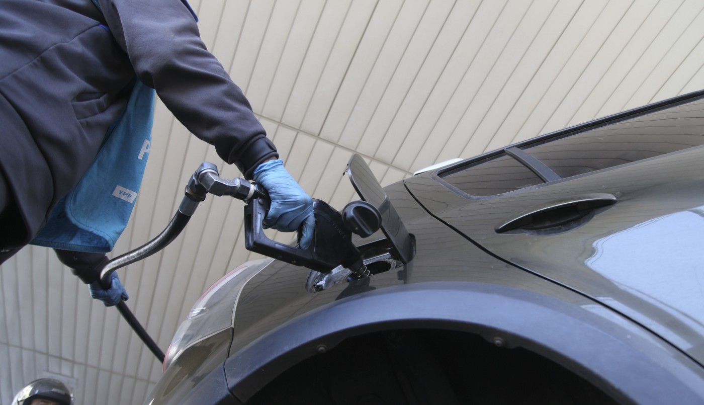 Un distrito de la zona norte del conurbano bonaerense elimina las tasas municipales a la nafta | Economía