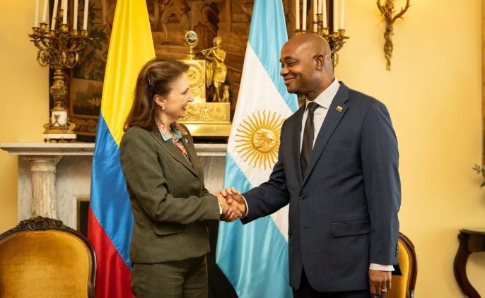 Mondino se reunió con el canciller de Colombia tras el cruce entre Milei y Petro | Política