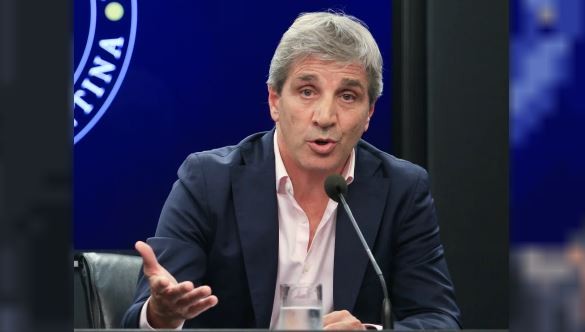 Caputo toma US$27 millones del Banco Central para pagar deuda | Economía