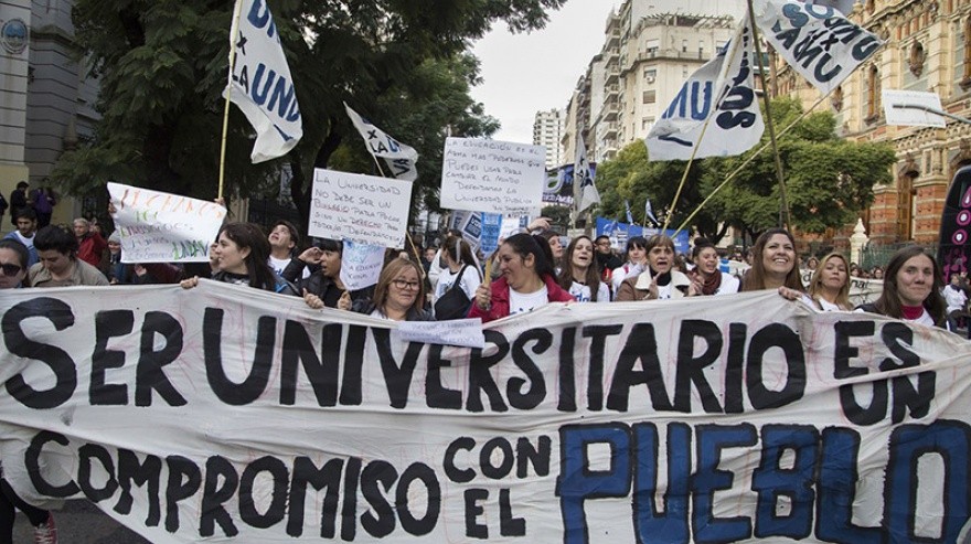 Se suman universidades privadas a la marcha en defensa de la Educación Pública | Actualidad