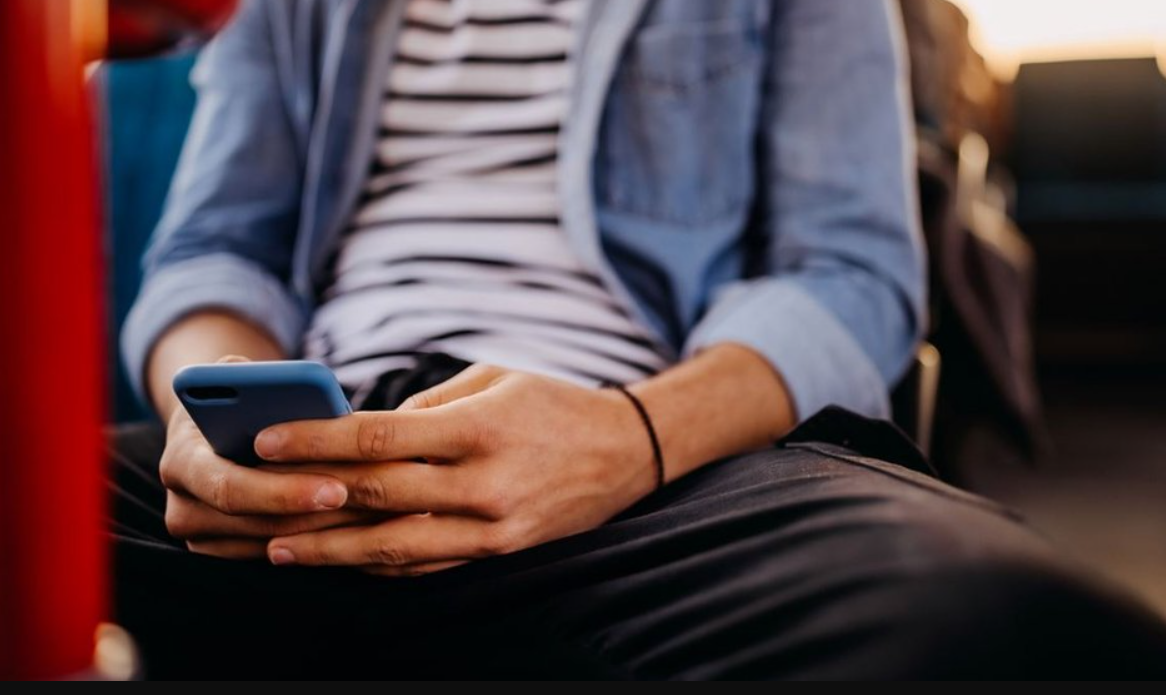 Chubut: denunciaron un grupo de WhatsApp que comparte fotos y videos sexuales de mujeres | Actualidad