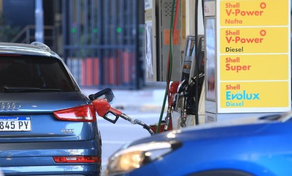 Por la actualización de un impuesto, la nafta aumentaría un 8% en mayo | Economía