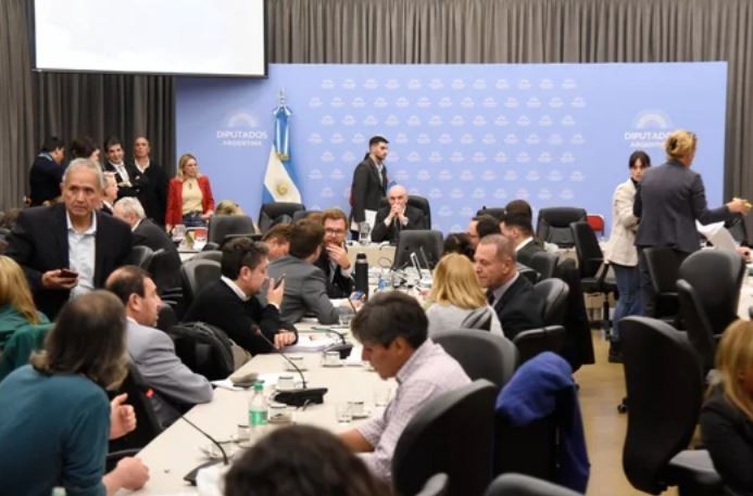 El paquete fiscal del Gobierno logró dictamen y se votará en conjunto con la Ley Bases | Política